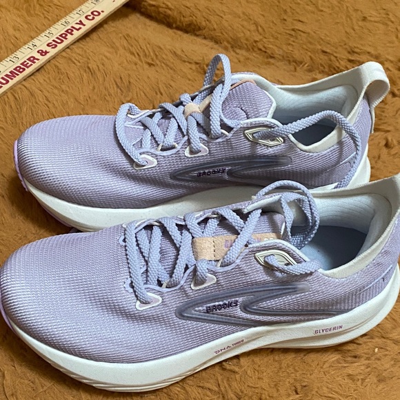 Brooks Women's Light Purple Sneakers - Picture 10 of 15